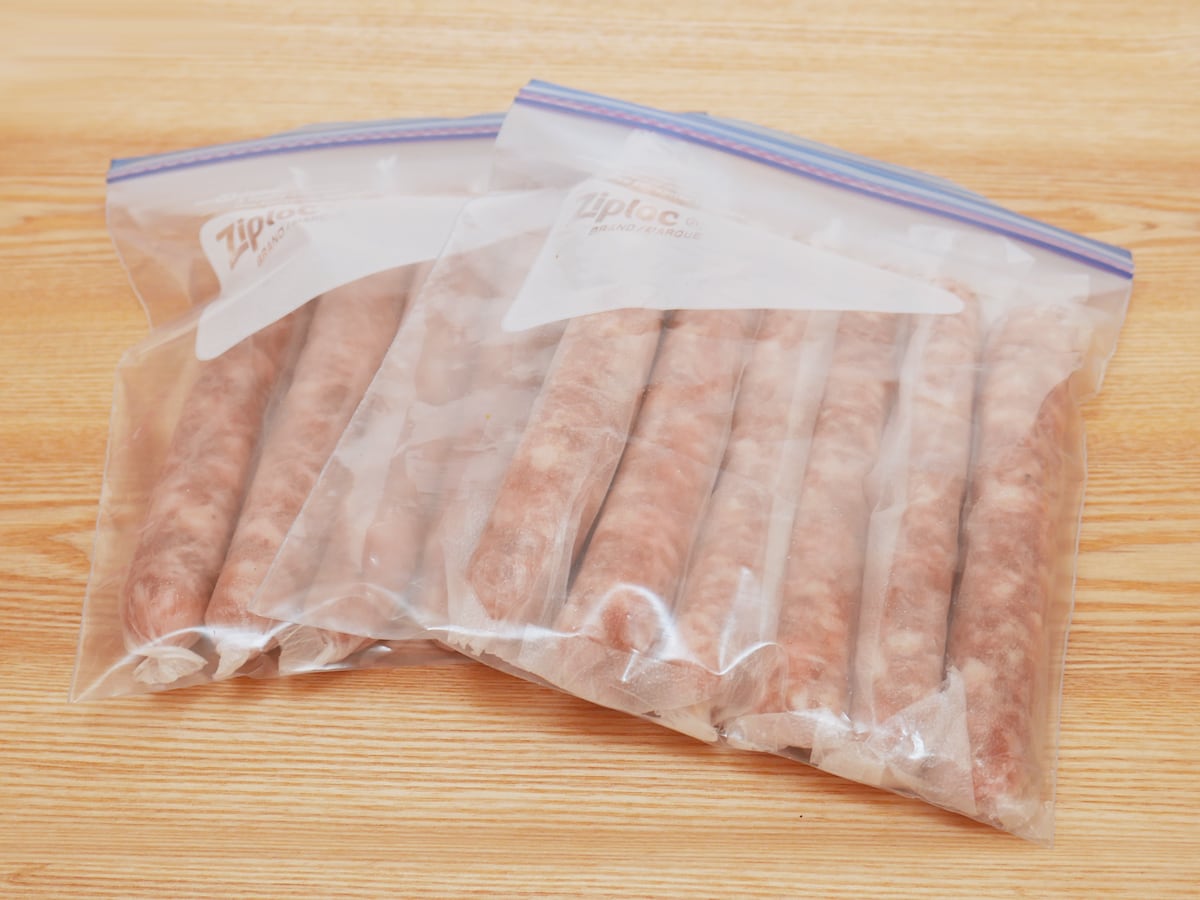 腸詰めポーク（生ソーセージ）国産豚肉使用　1.5kg　プレスンシール・フップロックで密閉・冷凍保存