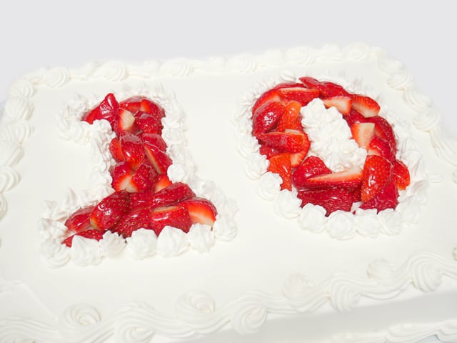 コストコ通ブログ10周年のケーキ　別角度