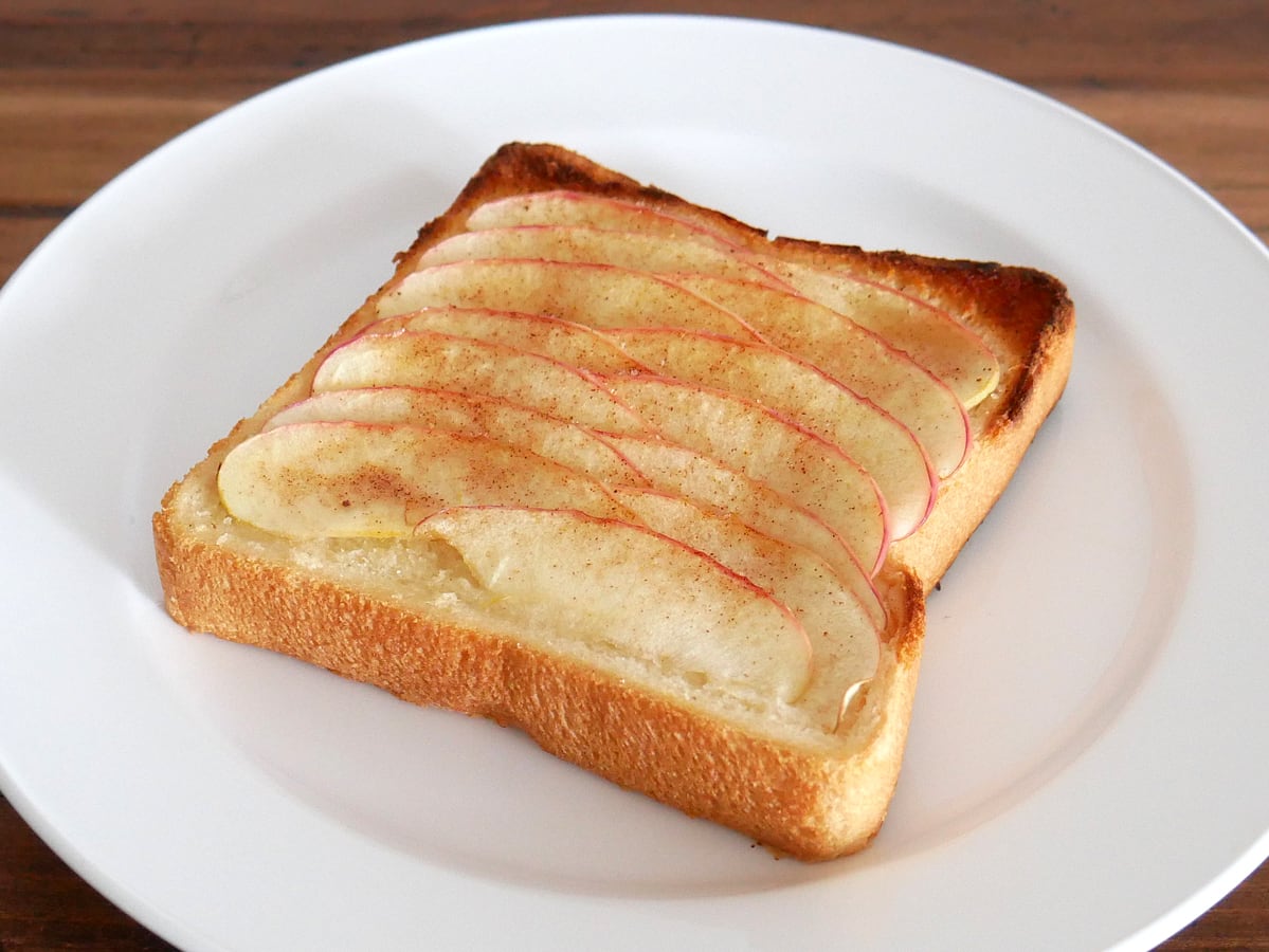 ダウニーズ　ハニーバター　使用例：りんごのハニーバタートースト