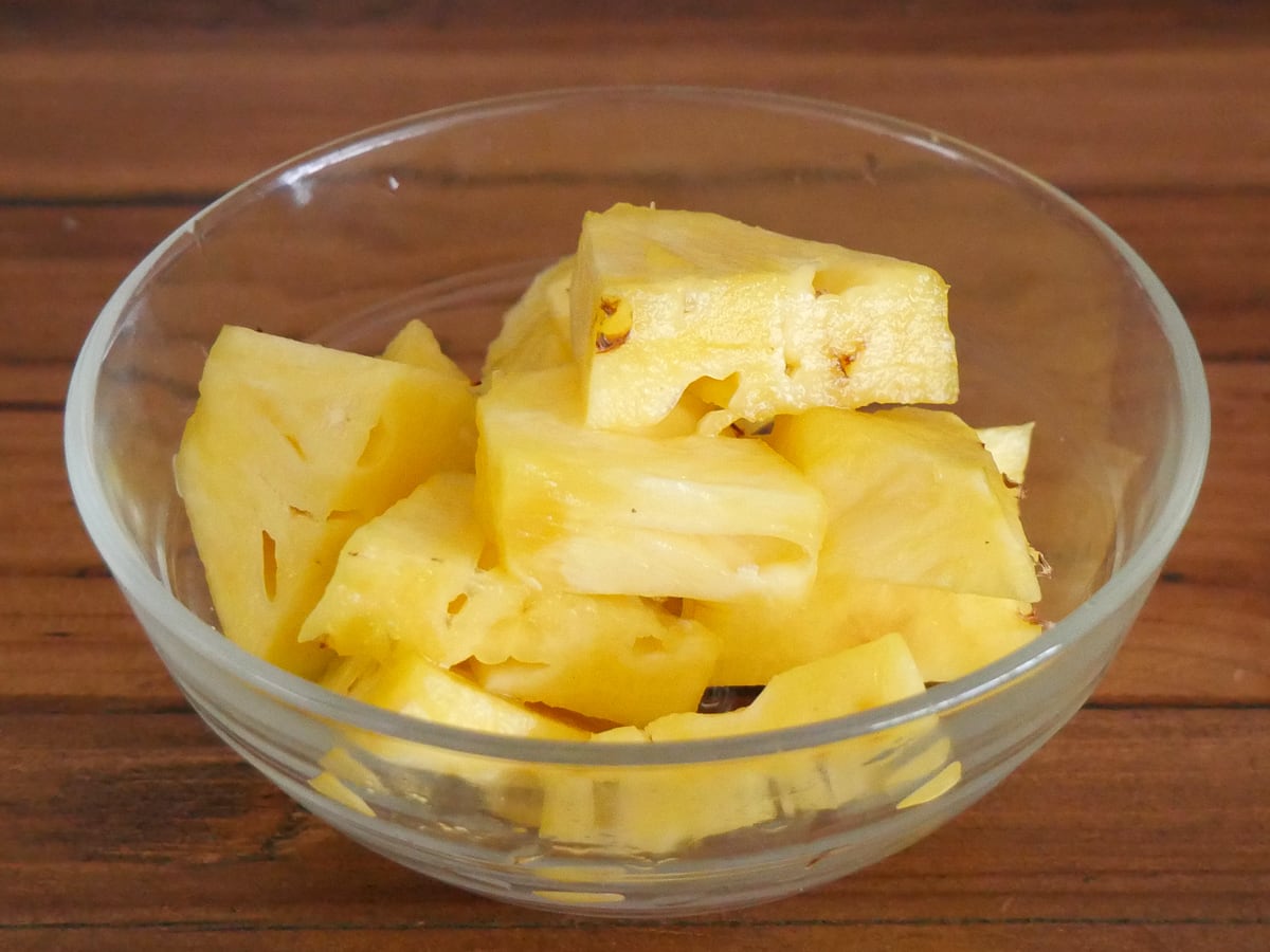 コストコ　台湾産パイナップル　金鑽鳳梨（ゴールドダイアモンドパイナップル）　カットして盛り付け