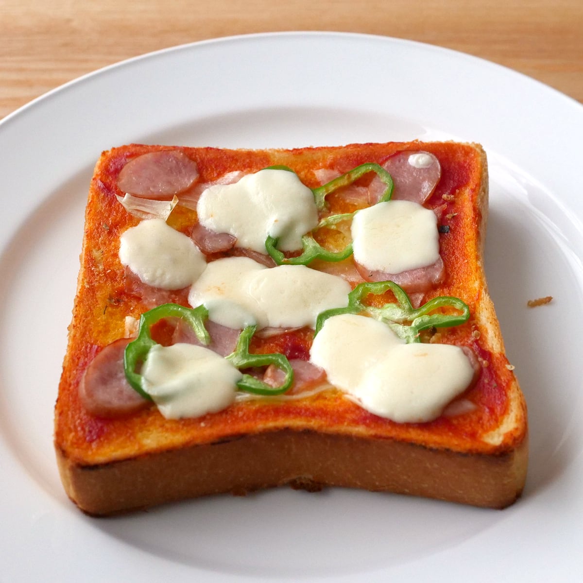 BELGIOIOSO（ベルジョイオーゾ）フレッシュモッツァレラ　スナックチーズ　使用例：ピザトースト