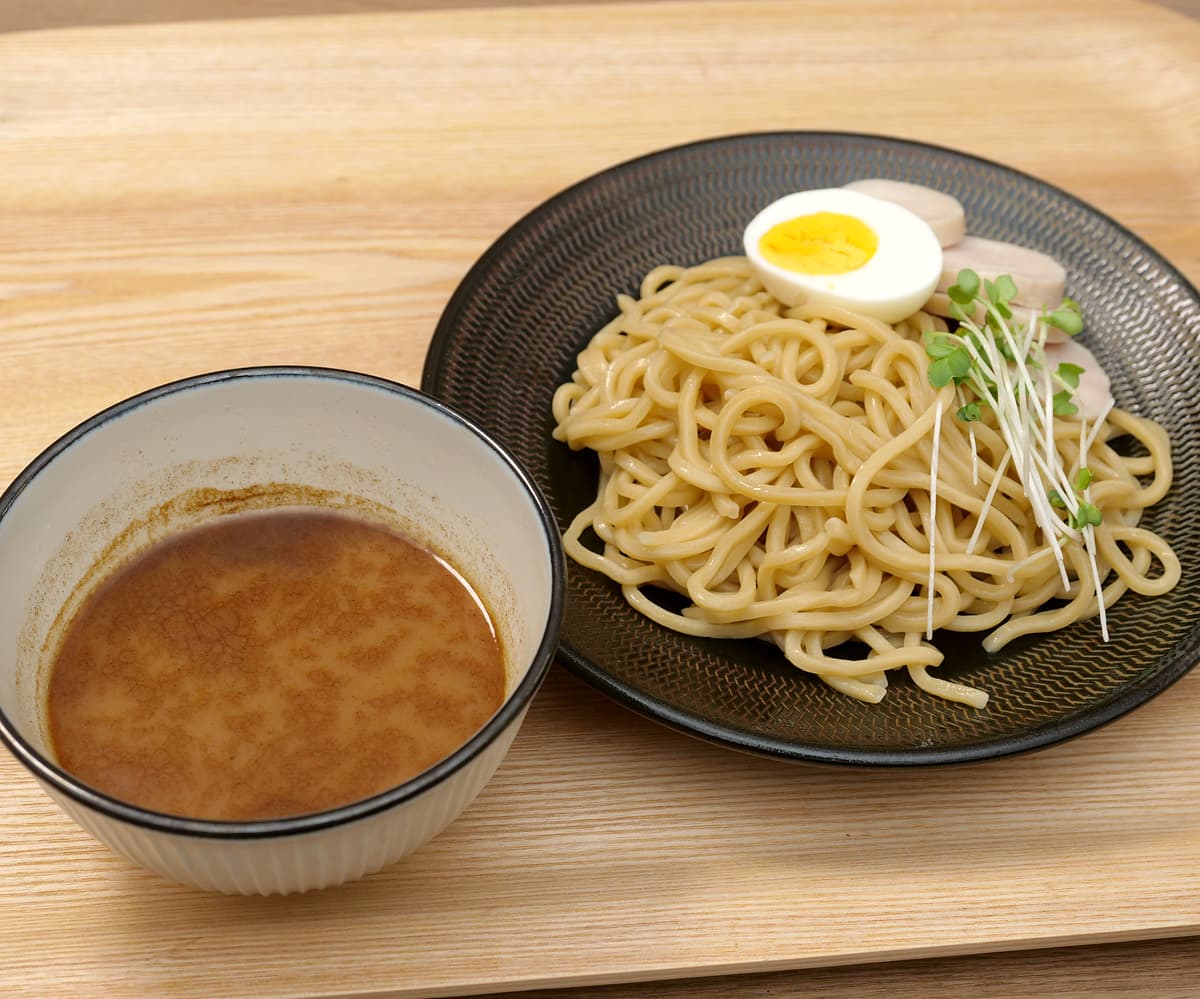 岡崎製麺　用宗の老舗製麺所で造ったつけ麺　調理例