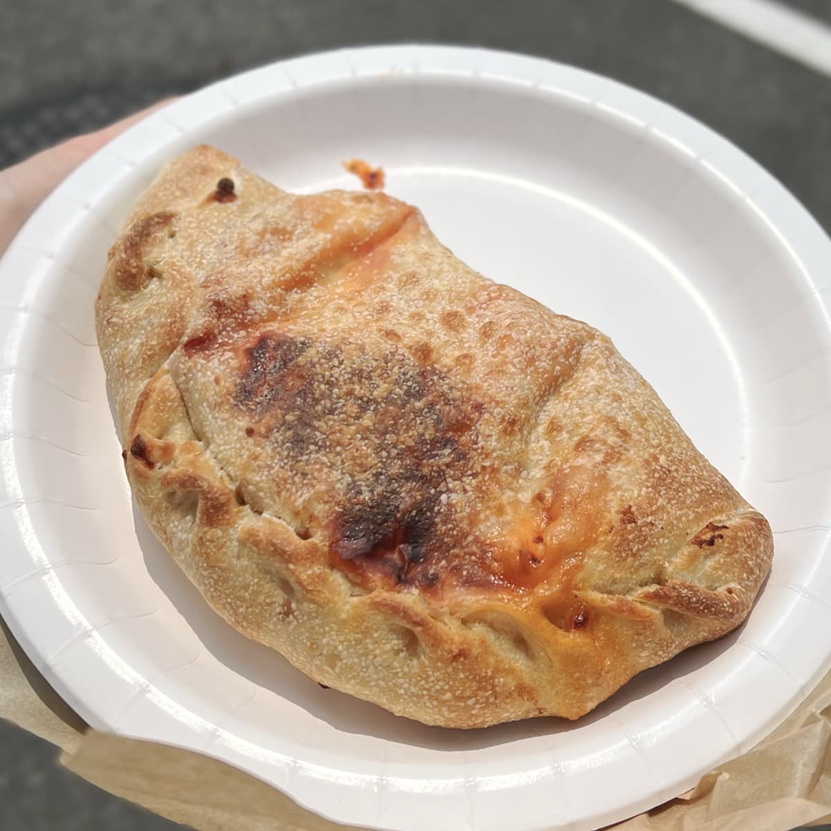 フードコート　チキンカルツォーネ