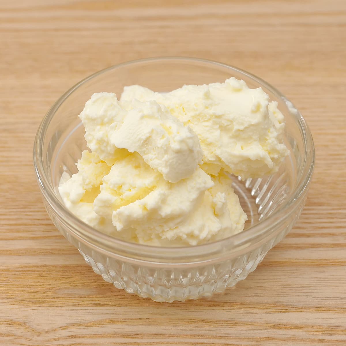 デボンクリームカンパニー　クロテッドクリーム プレーン 170g　開封中身