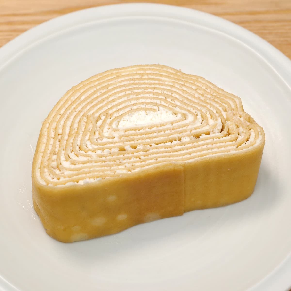 プレシア　クレープバウム　お皿に盛り付け