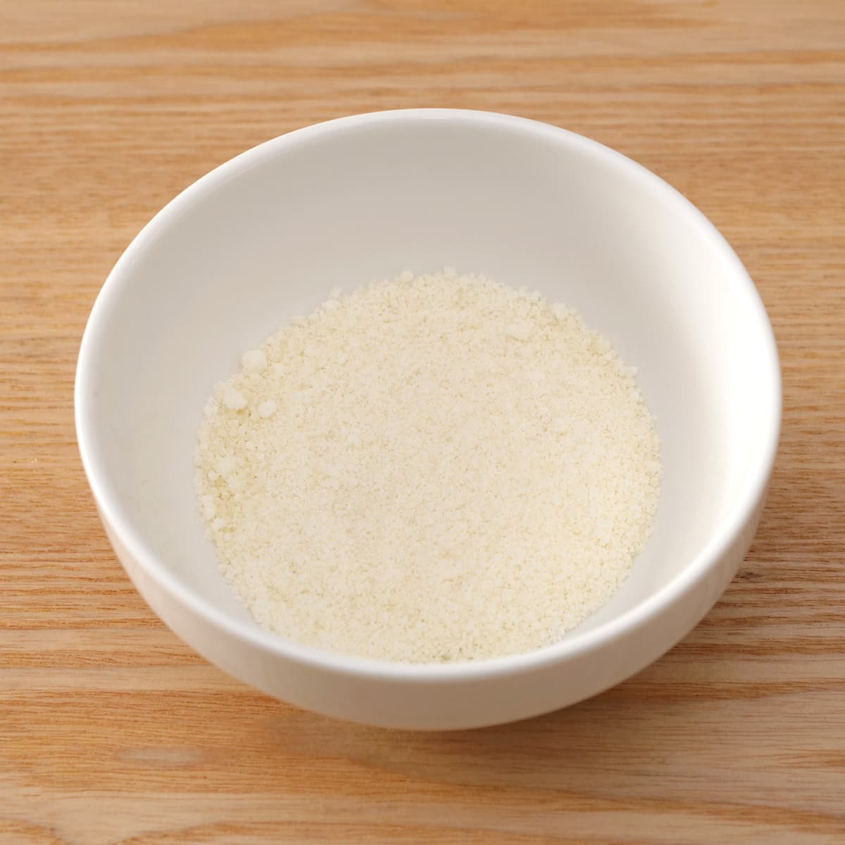 don umaggio　芳醇ペコリーノ　80g　開封中身（真っ白な粉チーズ）