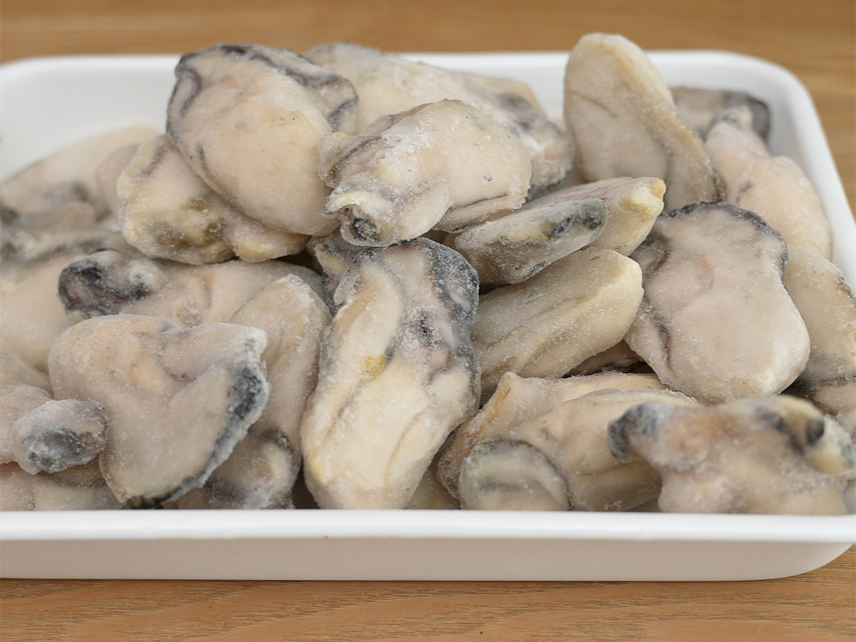 ニッスイ　広島産冷凍かき（2Lサイズ）　1kg　全部出した