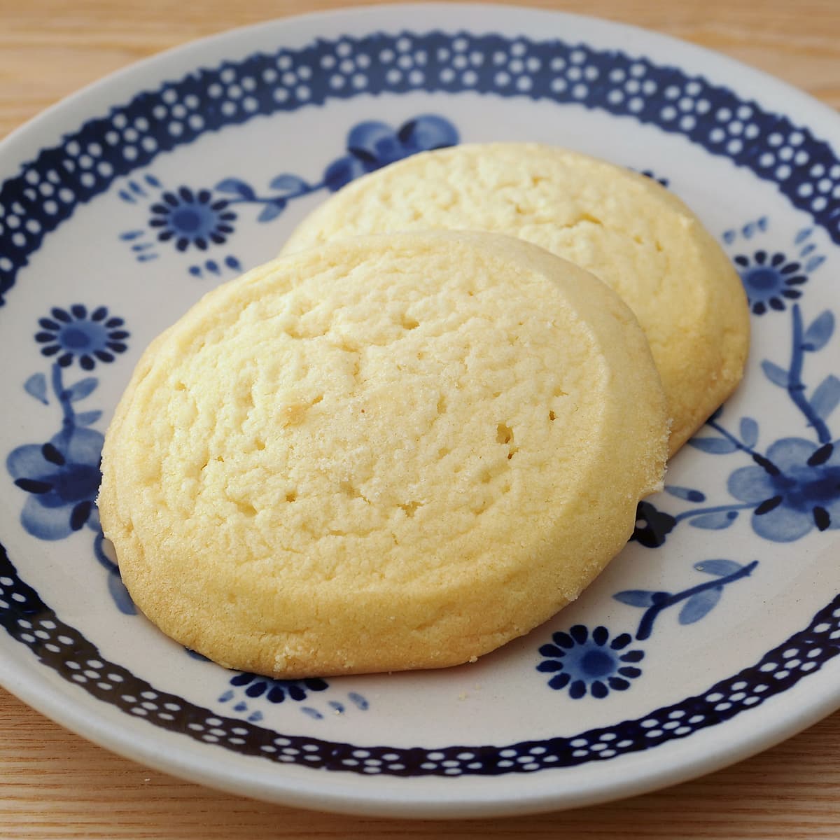 バターショートブレッド 24枚入 お皿に盛り付け