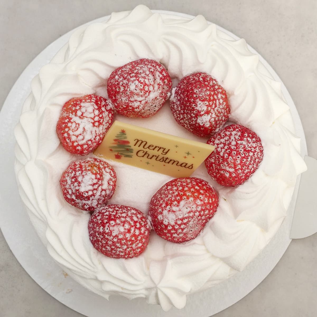 ホリデーストロベリーケーキ　6号　イチゴのトッピング