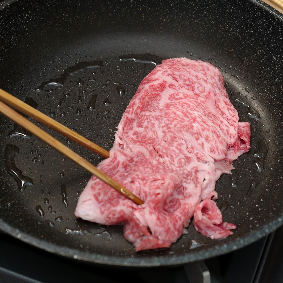 国産黒毛和牛　和牛4等級ロース　うすぎり冷凍　すき焼き