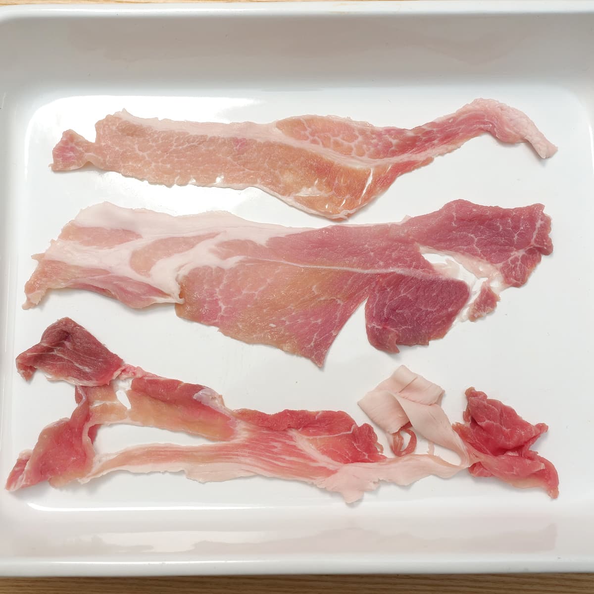 カナダ産三元豚切り落とし　大きなスライス