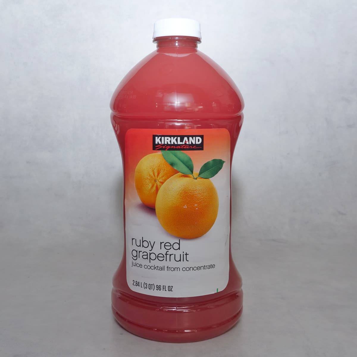 カークランドシグネチャー　ルビーレッドグレープフルーツジュース　2.84L　1本