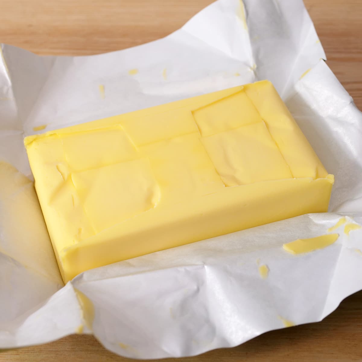 カークランドシグネチャー グラスフェッドバター(有塩バター)908g 色が黄色い