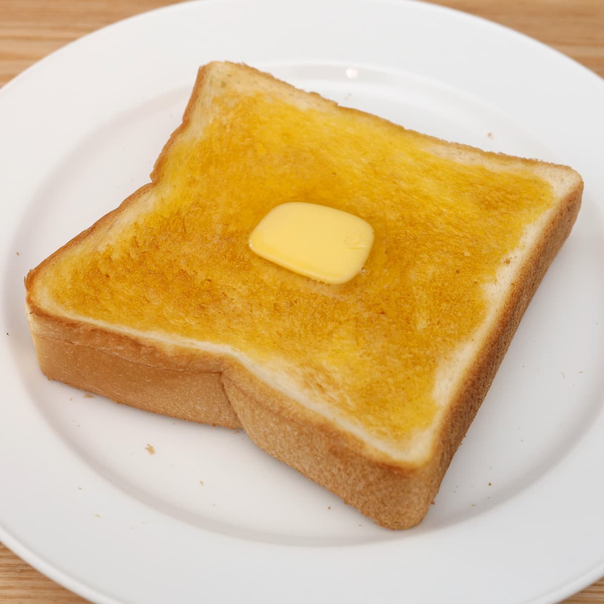 ヤマザキ　厚切りしっとりやわらかブレッド　トーストしてバター