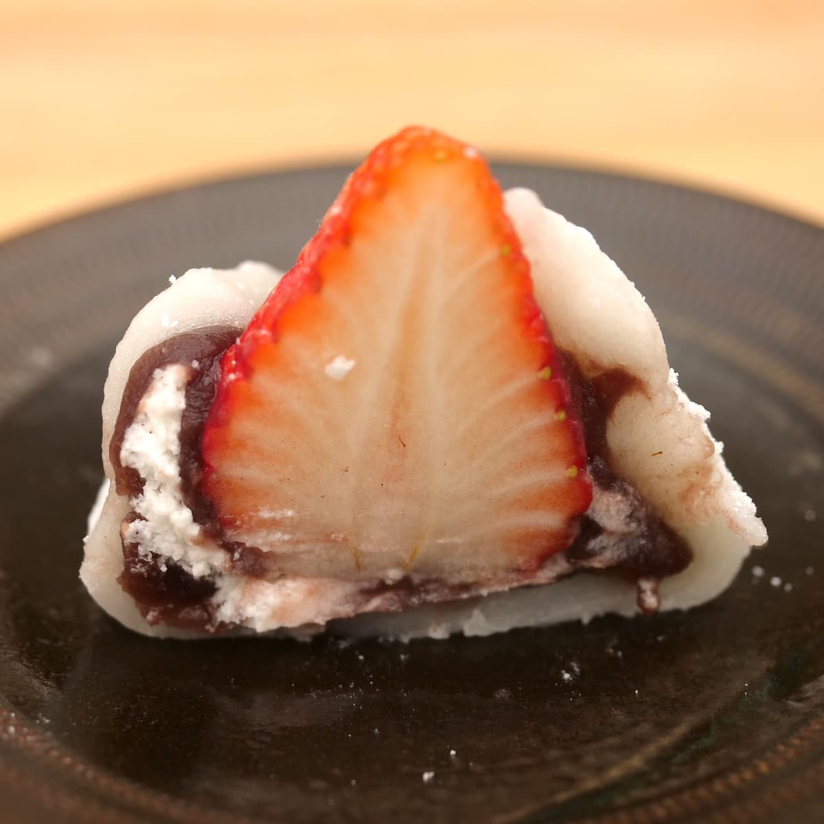 いちご大福　カット断面