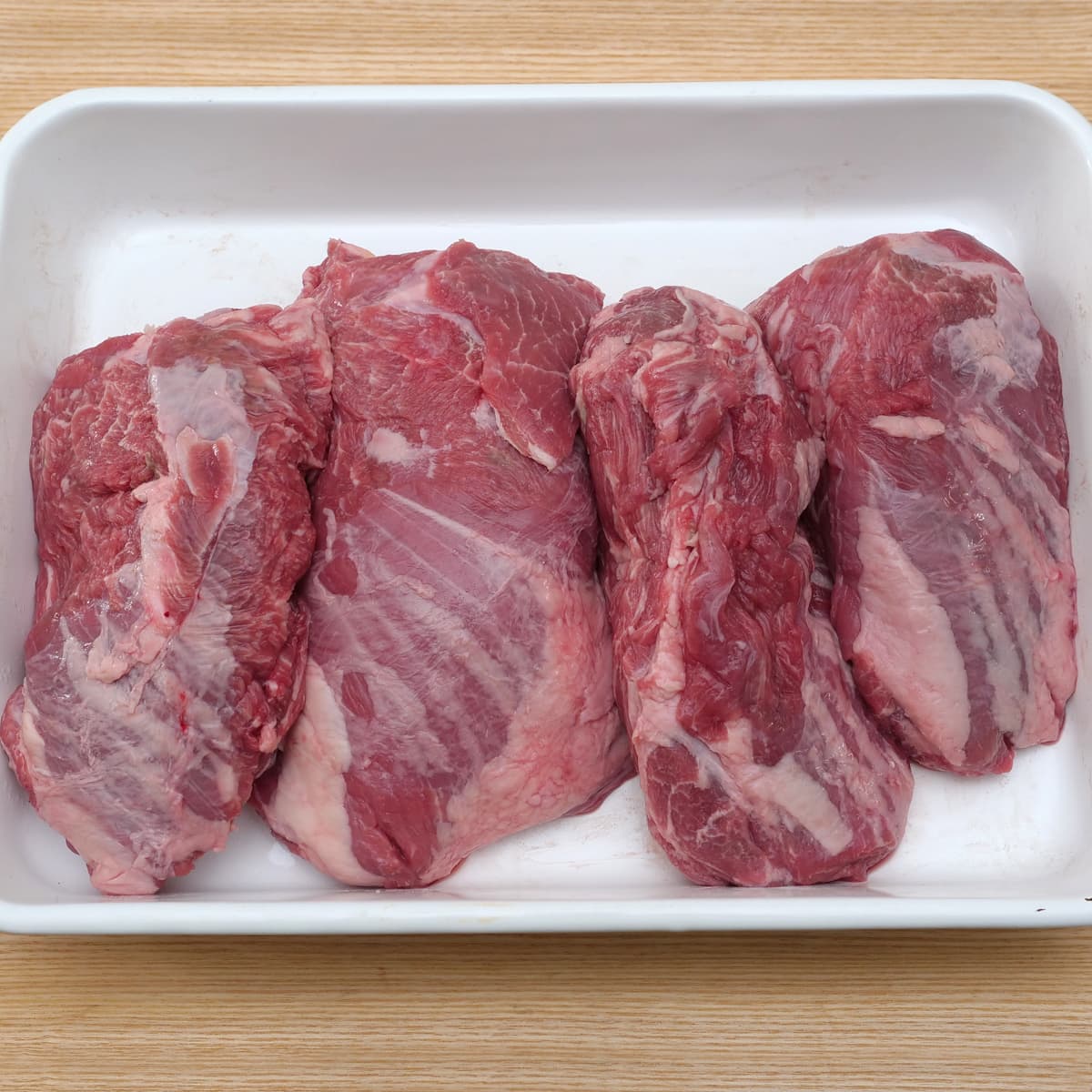 オーストラリア産チルドラム 肩ロース真空パック 開封中身(4つのかたまり)