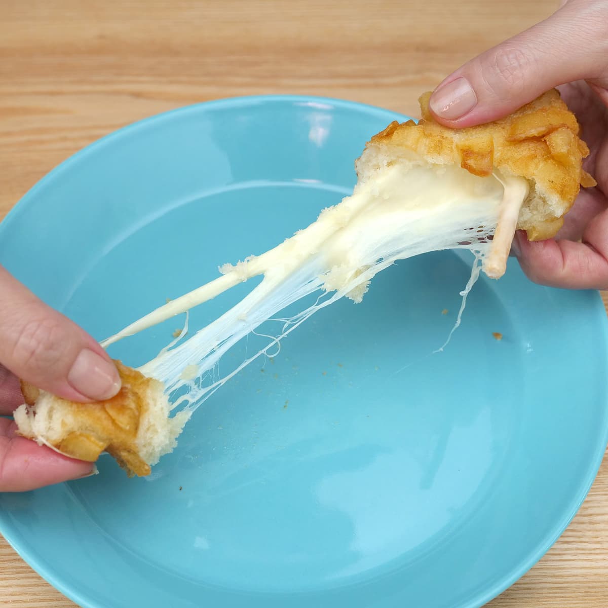 PULMUONE　ポテトハットグ　チーズが伸びる