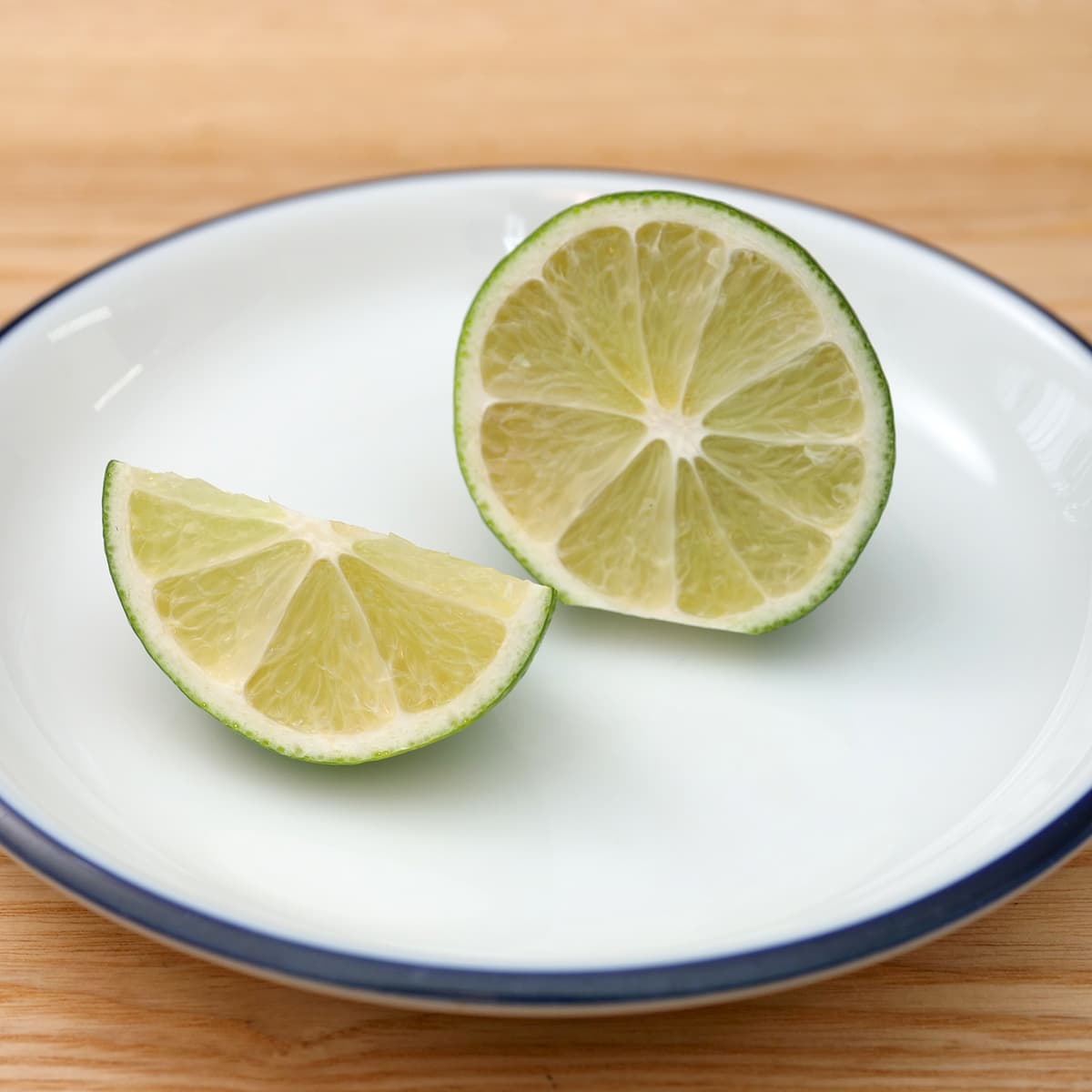 メキシコ産ライム　2LB（907g）　カット断面