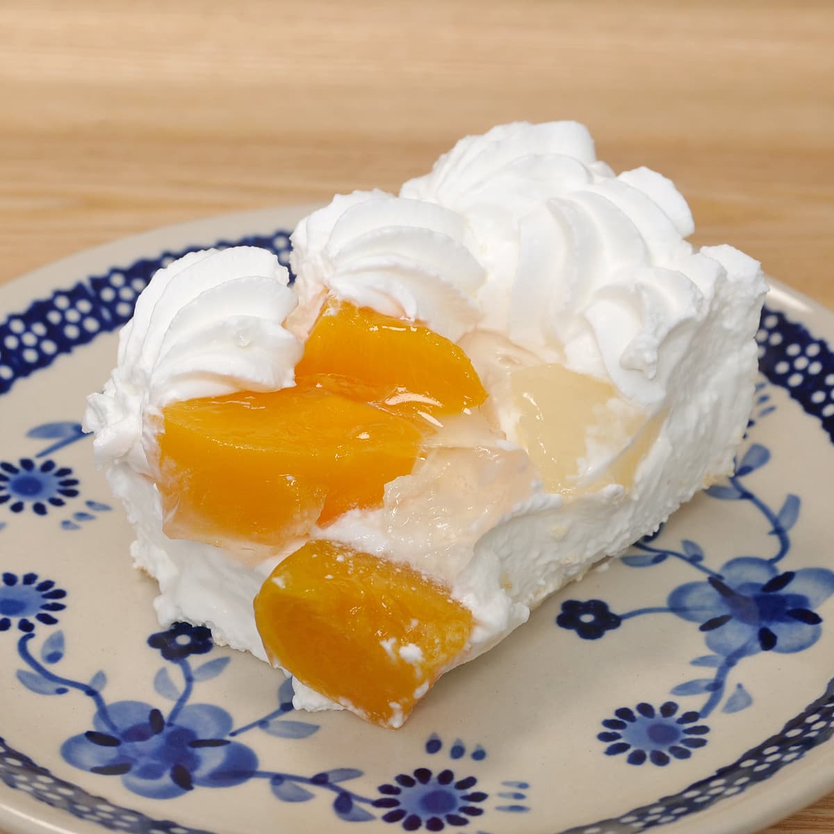 ピーチヨーグルトスクープケーキ　取り分けた