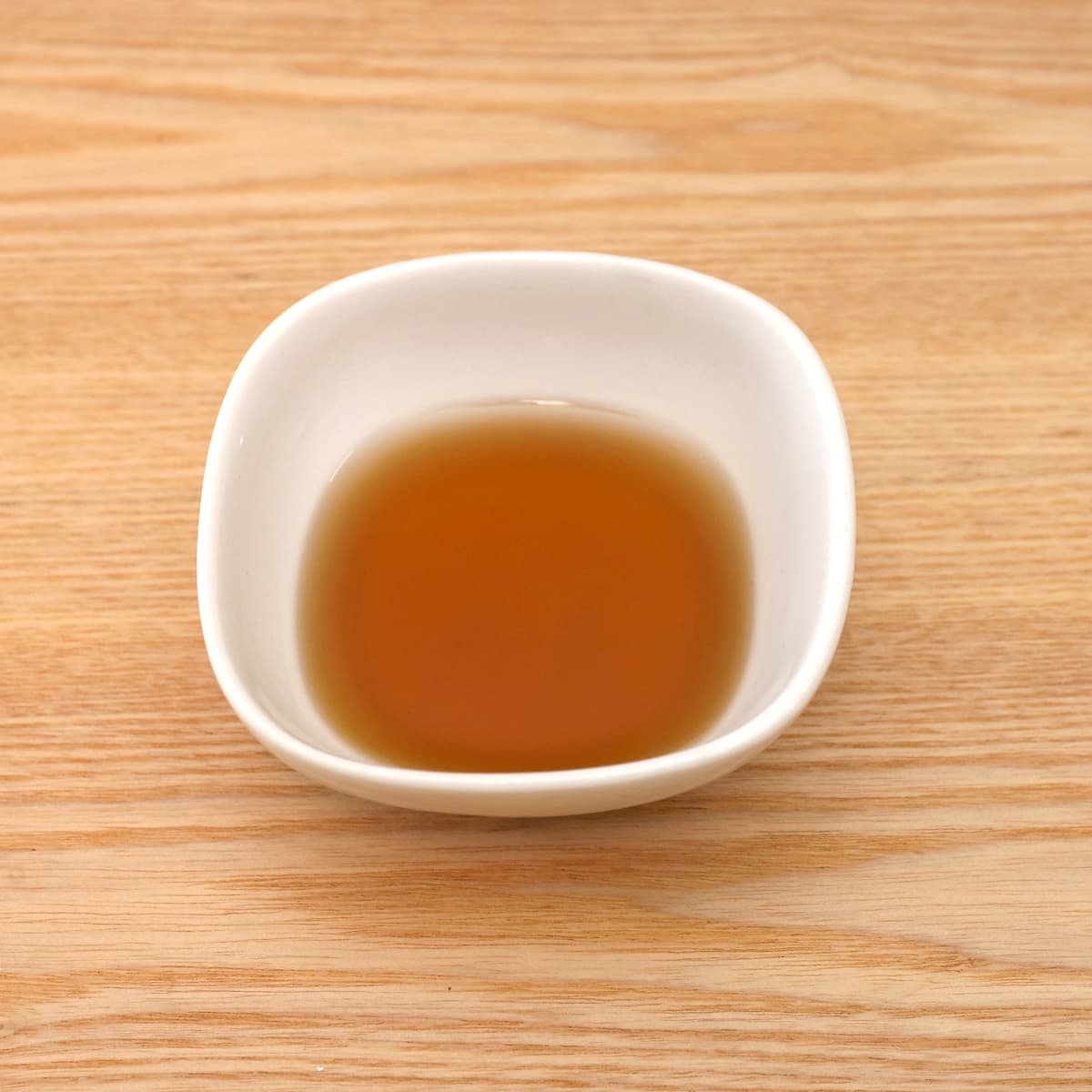 かどや　業務用ごま油　1650g　器に出した