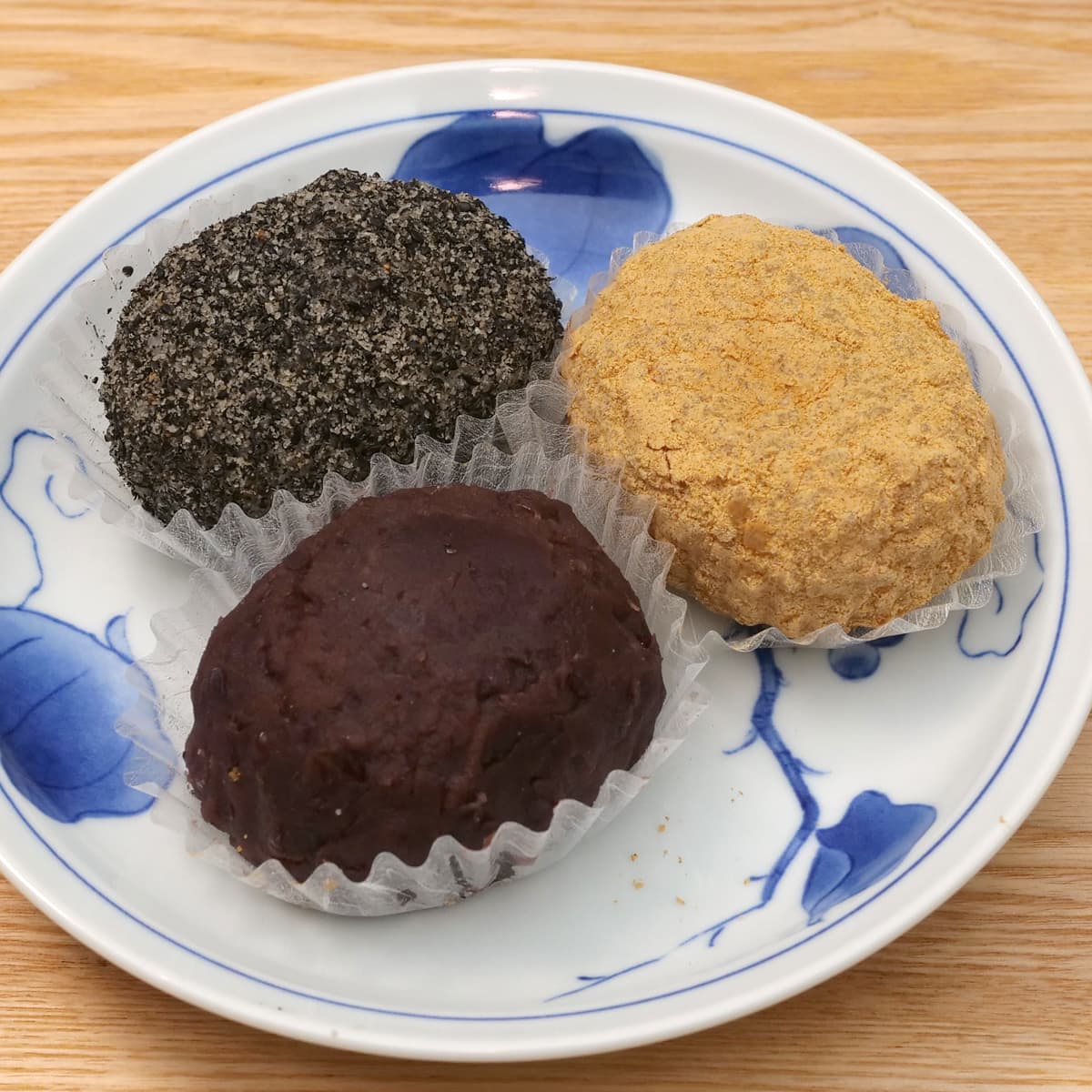 おはぎアソート　9個入　お皿に盛り付け