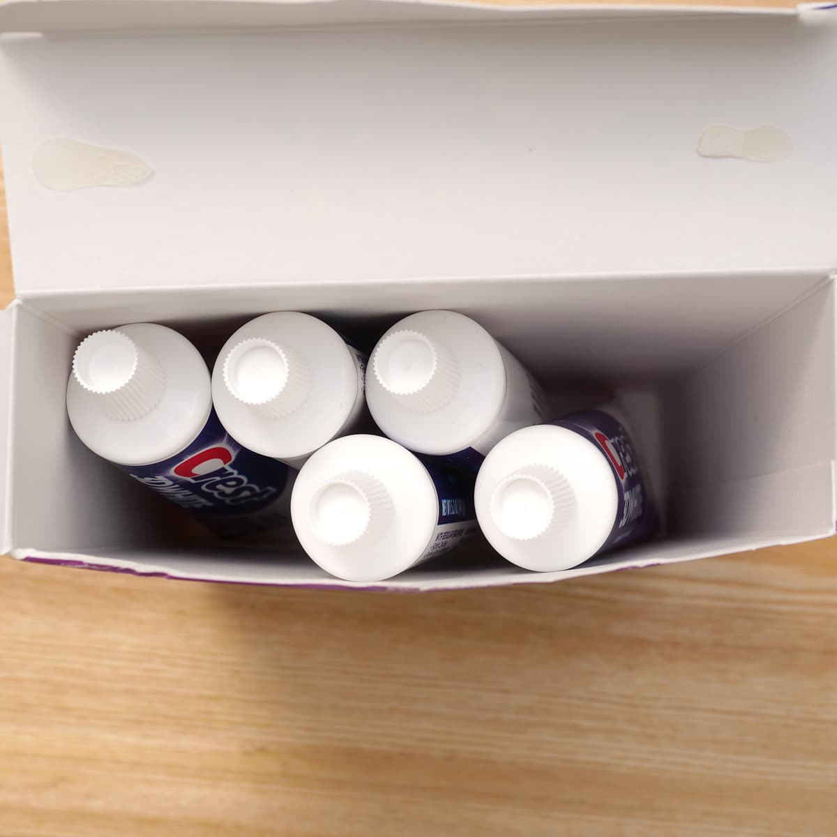 クレスト　ホワイトニング歯磨き粉　箱に直接入ってた