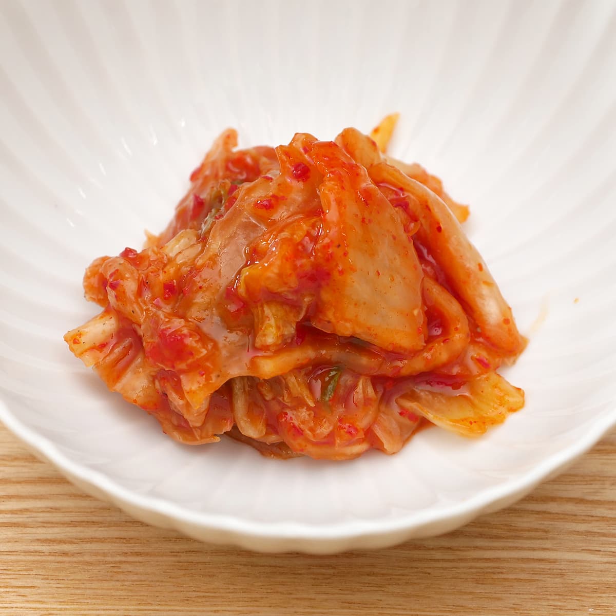 bibigo 甘辛贅沢キムチ　器に盛り付け