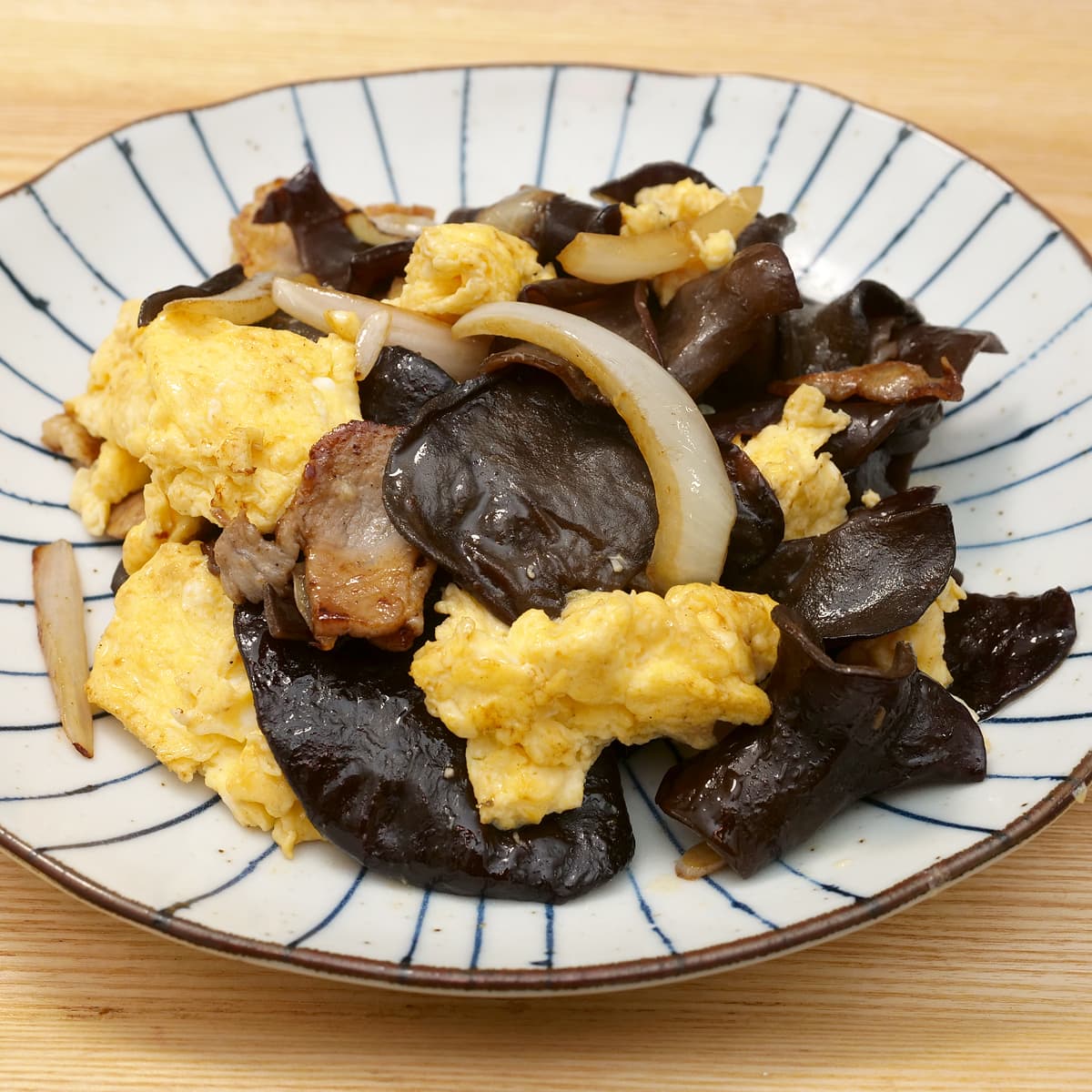 三重県産　菌床きくらげ　卵ときくらげの中華炒め
